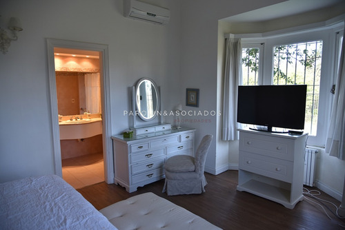 Casa 5 Dormitorios, Mansa, Punta Del Este - Ref: 2832
