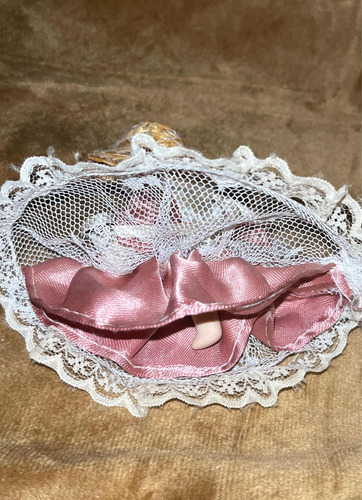 Muñeca De Porcelana Antigua De Colección Vestimenta Hermosa (Usado)