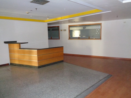 Oficina En Alquiler El Rosal 635 M2