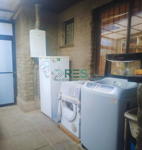 Casa En Venta De 4 Dorm. En Las Condes