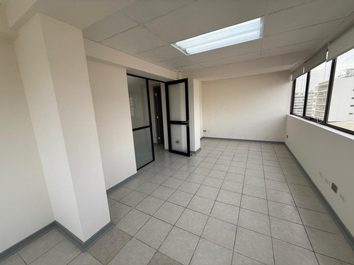 Oficina De 45m2 Monoambiente Muy Luminosa En Viña Del Mar