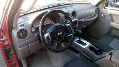 Imagen 5 de 6 de Jeep Liberty 2004