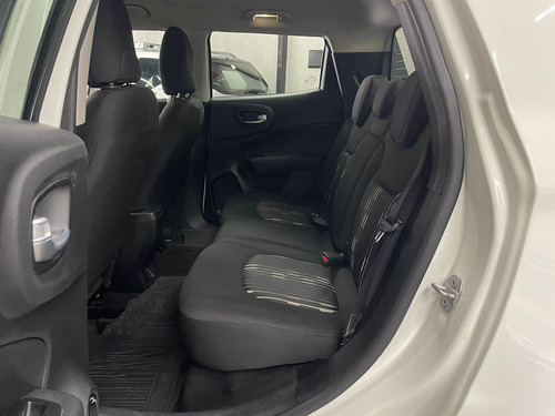 Fiat Toro 1.8 Endurance 16v Flex 4x2 Aut. 4p