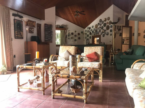 Imagen 14 de 30 de Excepcional Residencia Con Hermoso Parque En Atlantida.