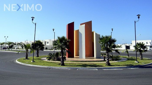 Imagen 1 de 15 de Casa Con Excelente Ubicación En Fraccionamiento Las Américas