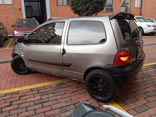 Renault Twingo 1.2 U Authentique 75 hp