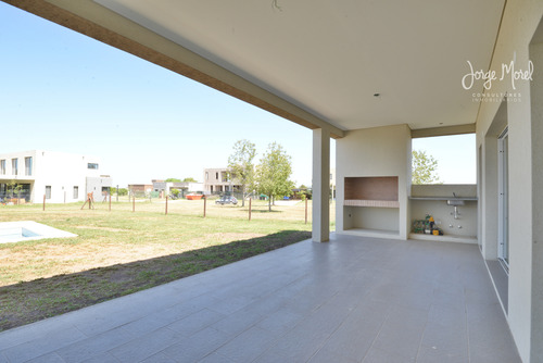 Casa Interno #100-200 - San Sebastian - Area 2 - 875m2 #id 661