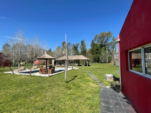 Casa Quinta En Venta Con Gran Parque Y Pileta.