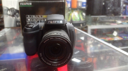 Imagen 1 de 3 de Camara Fujifilm 30x. 16megapixels ,3.9 Lcd