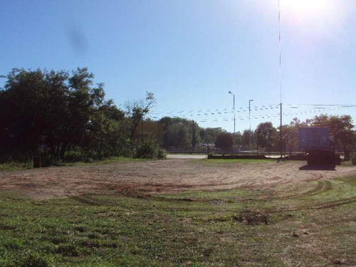Los Boulevares - Av. La Voz Del Interior - 3.200mts2 - 50mts De Frente - Recibe Menor