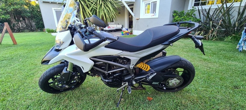 Ducati Hyperestrada 821