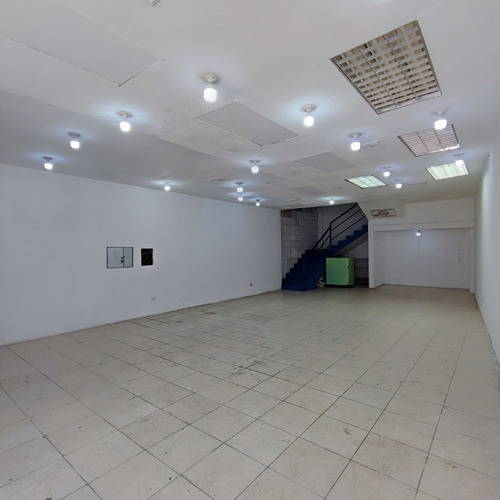 Imagen 2 de 10 de Local Comercial En Alquiler Puerto La Cruz