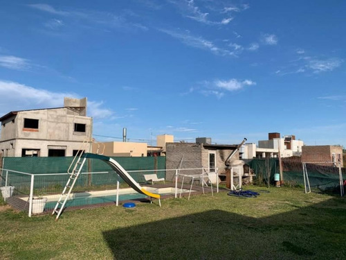 Imagen 16 de 19 de Casa Tres Dormitorios Con Piscina