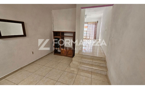 Casa En Venta En Almendros En Villa De Álvarez, Colima