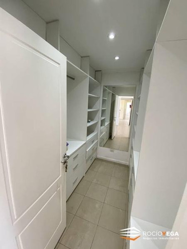 Distinguida Propiedad A La Venta En Barrio Cerrado Santa Ana