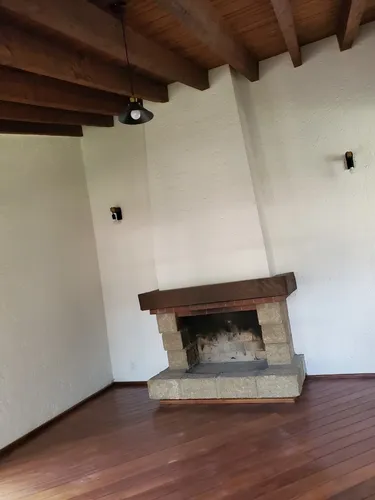 Casa Venta, Con Departamento O Estudio Independiente. 10 Estacionamientos.