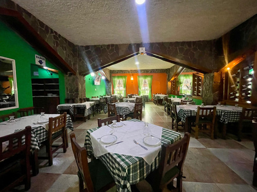 Venta Fondo De Comercio De Amplio Y Emblematico Restaurante En Los Altos Mirandinos Carrizal Rz