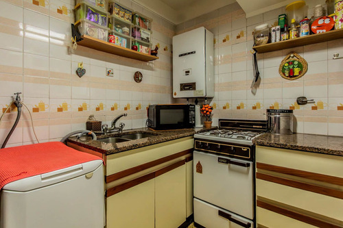 Venta Depto. Dos Ambientes Al Frente Con Balcón En Balvanera