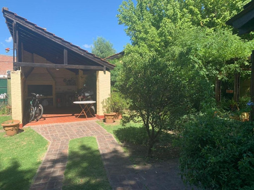 Imagen 5 de 29 de Casa En Venta De Country Champagnat Con Muy Buen Parque Y 2 Dorms
