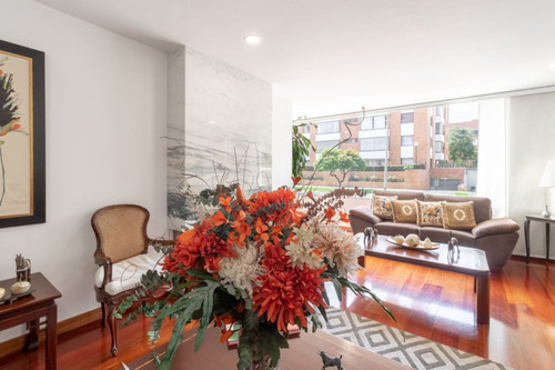 Apartamento En Venta En Bogotá Santa Barbara Central. Cod 11621