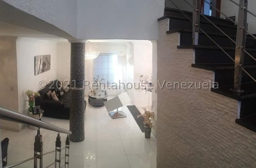 Townhouse En Venta Villas De San Diego Inm Con Acabados De Lujo Ubicado En Zona Exclusiva, Cercano Al Campo De Golf De San Diego. Conjunto Con Vigilancia Privada, Pozo De Agua. 23-30297
