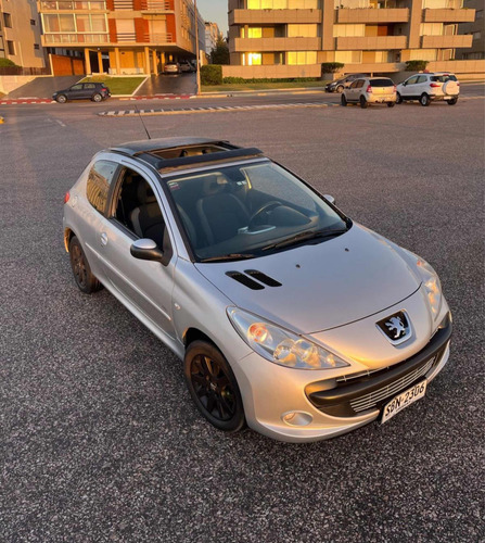 Peugeot 207 Compact Image 1.6