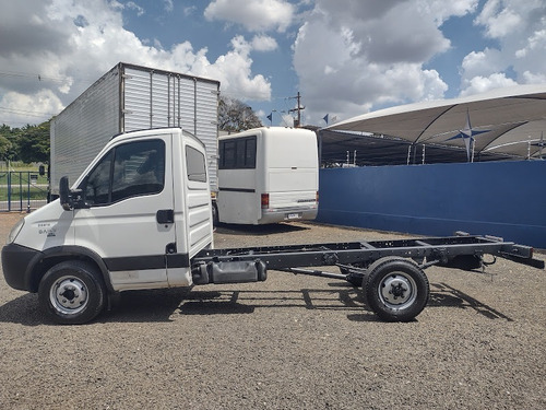 Iveco Daily 35s14 Ultilitario Baú