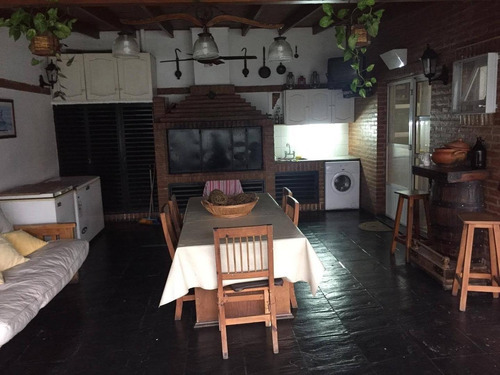 Imagen 5 de 13 de Duplex 4 Amb La Celia Rio Juramento 300 Lote 20x40 Con Renta