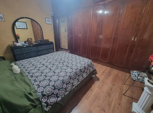 Casa En Venta - 3 Dormitorios 2 Baños - Cochera - 400mts2 - Hurlingham
