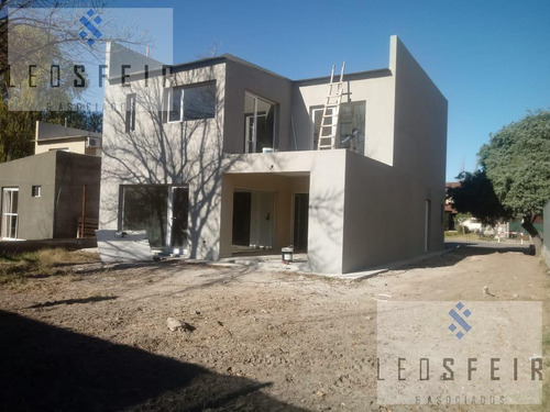 Imagen 3 de 24 de Casa - Plottier