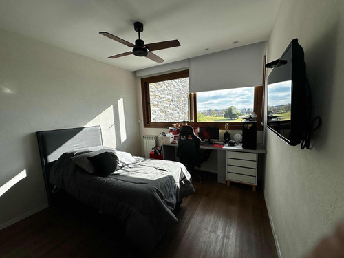 Casa En Venta - 5 Dormitorios 6 Baños - Escobar