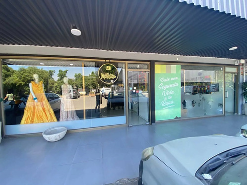 Local Comercial Av Chicureo - Strip Center