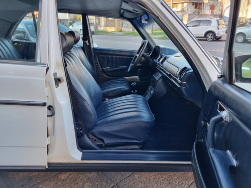 Imagen 7 de 18 de Mercedes Benz 230 E