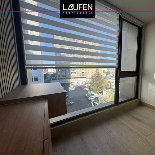 Moderno Estudio Con Impresionante Vista (85689)
