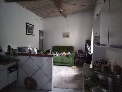 Casa Com 3 Quartos 2 Banheiros, 1 Lavabo ,piscina, Churrasqu