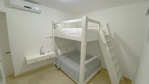 Fantástico Apartamento De Playa Con 2 Habitaciones Y Ligera Vista Al Mar De Venta En Playa Dorada!