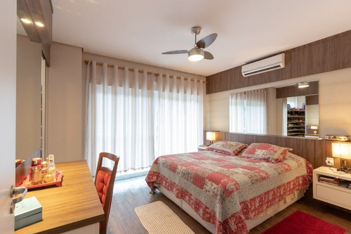 Casa Em Ipanema Com 3 Dormitórios - Lu431576