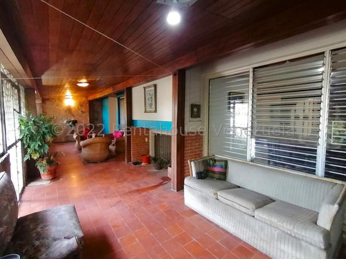 Dennymar, Vende Al Este De La Ciudad, Acogedora Casa Distribuida Armónicamente En 6hab, 4 Baños, Sala Comedor, Cocina, Ideal Para Acondicionar Y Personalizar A Gusto Propio, Contáctame Be557e