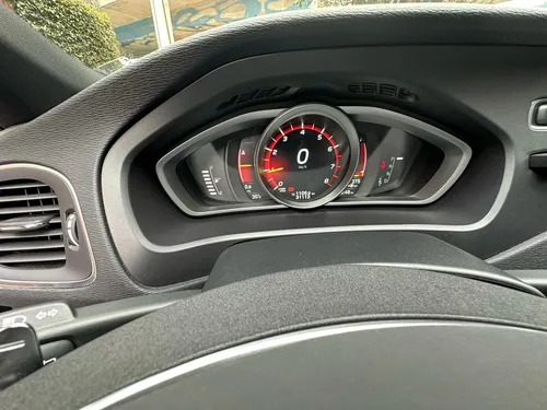 Volvo V40 2.0 T4 Drive-e R-design