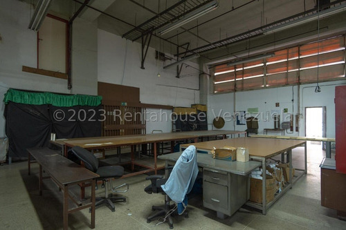 Jel Edificio Industrial En Venta En San Martin 24-4774 Fg