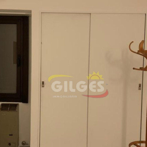 Venta De Casa 10 Amb. En Olivos De Categoría Con Pileta