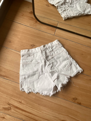 Short Zara Talle 36 (Usado)