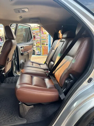Toyota Fortuner Sw4 2.4 4x2 At Diesel