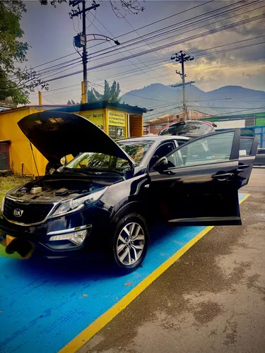 Kia Camioneta Cilindraje 2.0 Gasolina Color Negro 4x2