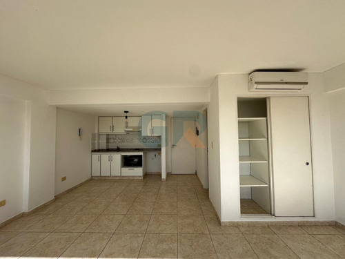 Monoambiente En Alquiler Con Terraza Y Cochera En Castelar