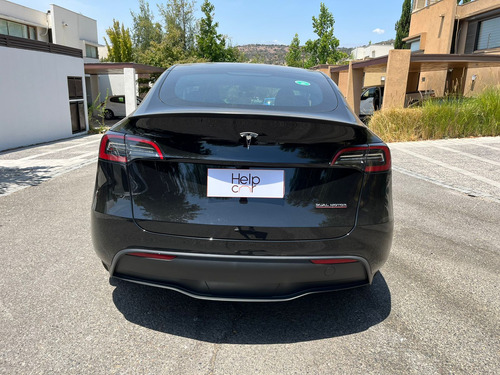 Tesla MODEL Y Performance