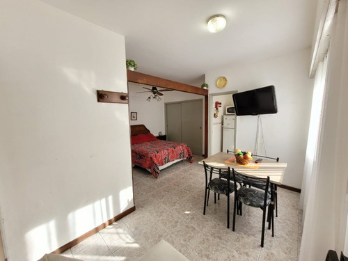 Imagen 6 de 15 de Departamento En Alquiler Por Temporada En Plaza Colón