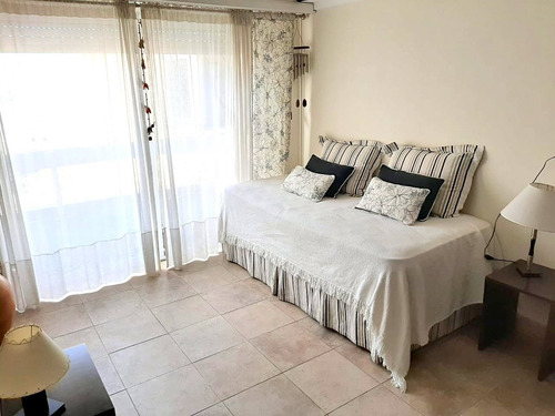 Imagen 5 de 12 de Venta - Departamento - Amplio Ambiente Contra Frente Abierto, Reciclado