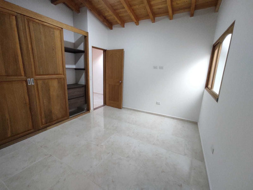 Imagen 21 de 23 de Apartamento En El Carmen De Lujo 185 Metros 750 Millones