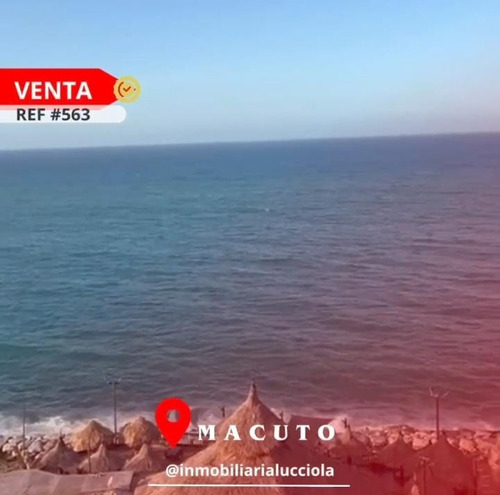 En Venta Amplio Apartamento Con Vista Al Mar, Ubicado En Macuto- La Guaira, Ref 563